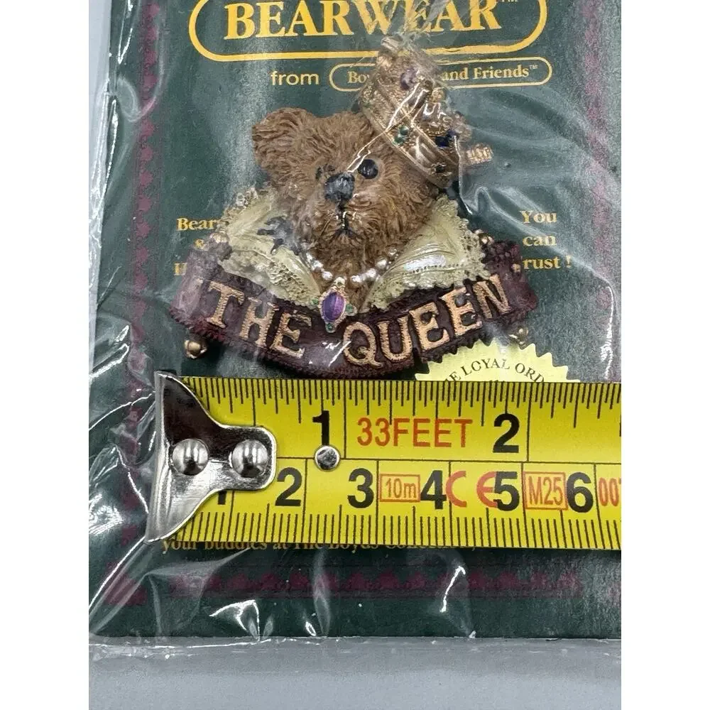 Vintage Boyds Bears BearWear Queen of the Universe Lapel Pin Brooch